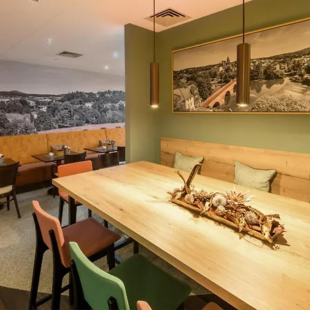 Western فيتسلار